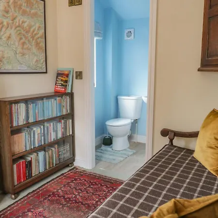 Bridgend * سكيبتون